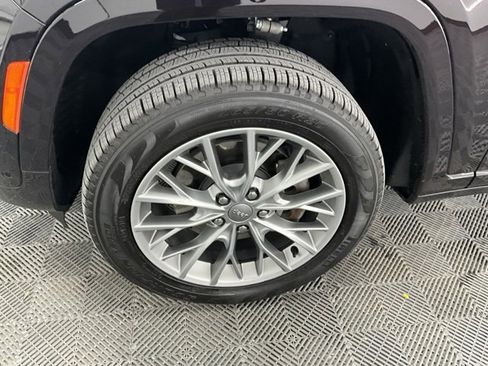 Used 2022 Jeep Grand Cherokee Summit w/ Luxury Tech Group V image 29