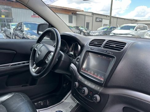 Used 2015 Dodge Journey Crossroad w/ Flexible Seating Group FWD image 8