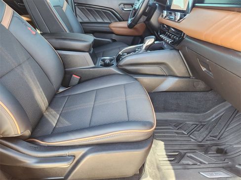 Used 2023 GMC Canyon AT4 w/ Technology Package image 16