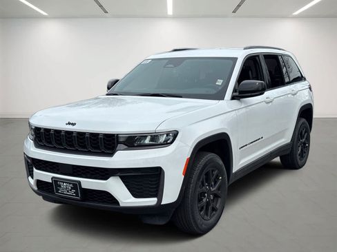 New 2026 Jeep Grand Cherokee Altitude AWD/4WD image 1