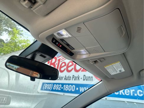 Used 2022 Chevrolet Equinox LT w/ Driver Convenience Package FWD image 31