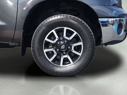 Used 2013 Toyota Tundra 2WD Double Cab w/ SR5 Pkg image 4