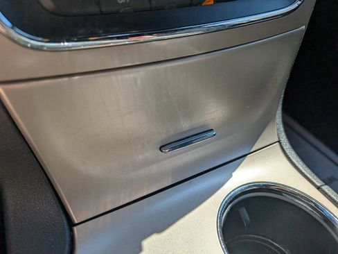 Used 2014 Jeep Grand Cherokee Limited w/ Luxury Group II image 28