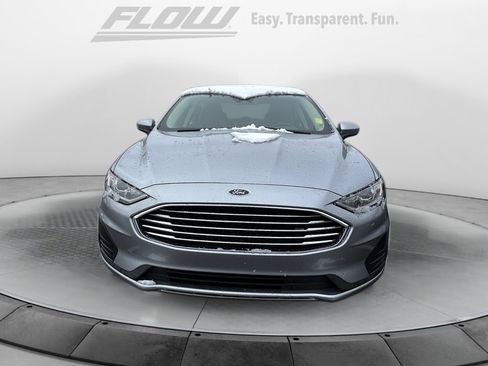 Used 2020 Ford Fusion SE image 3