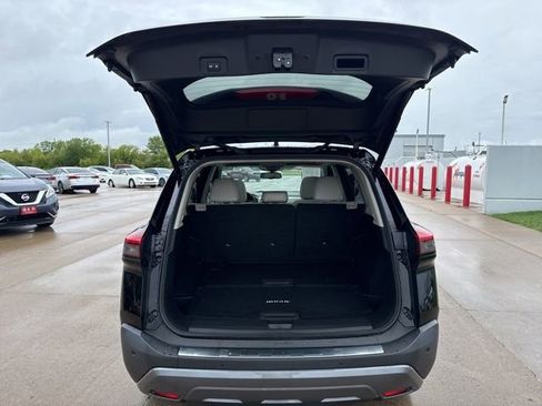 Used 2023 Nissan Rogue SL FWD image 10