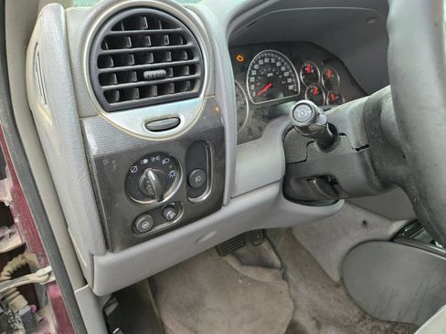 Used 2005 GMC Envoy XL SLE RWD image 17