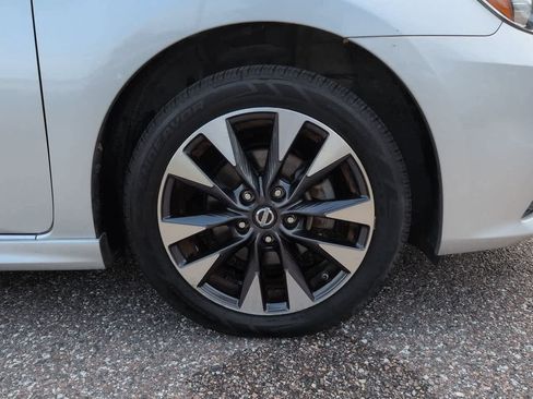 Used 2016 Nissan Sentra SR FWD image 11