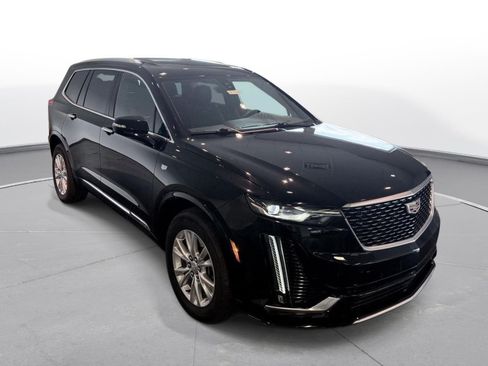 Used 2024 Cadillac XT6 Luxury w/ LPO, Floor Liner Package AWD/4WD image 2