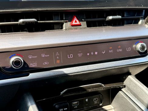 Used 2023 Kia Sportage EX image 24