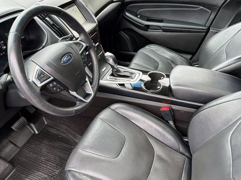Used 2017 Ford Edge Titanium w/ Equipment Group 301A AWD/4WD image 9