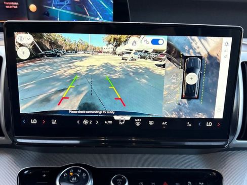 Used 2025 Ford Expedition Active image 27