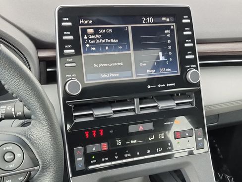 Used 2021 Toyota Avalon XLE w/ Moonroof Package FWD image 12