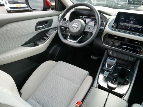Certified 2023 Nissan Rogue SV AWD/4WD image 9