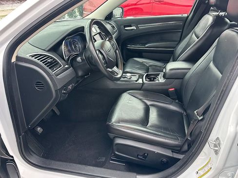 Used 2020 Chrysler 300 Touring L w/ Quick Order Package 2EF image 17