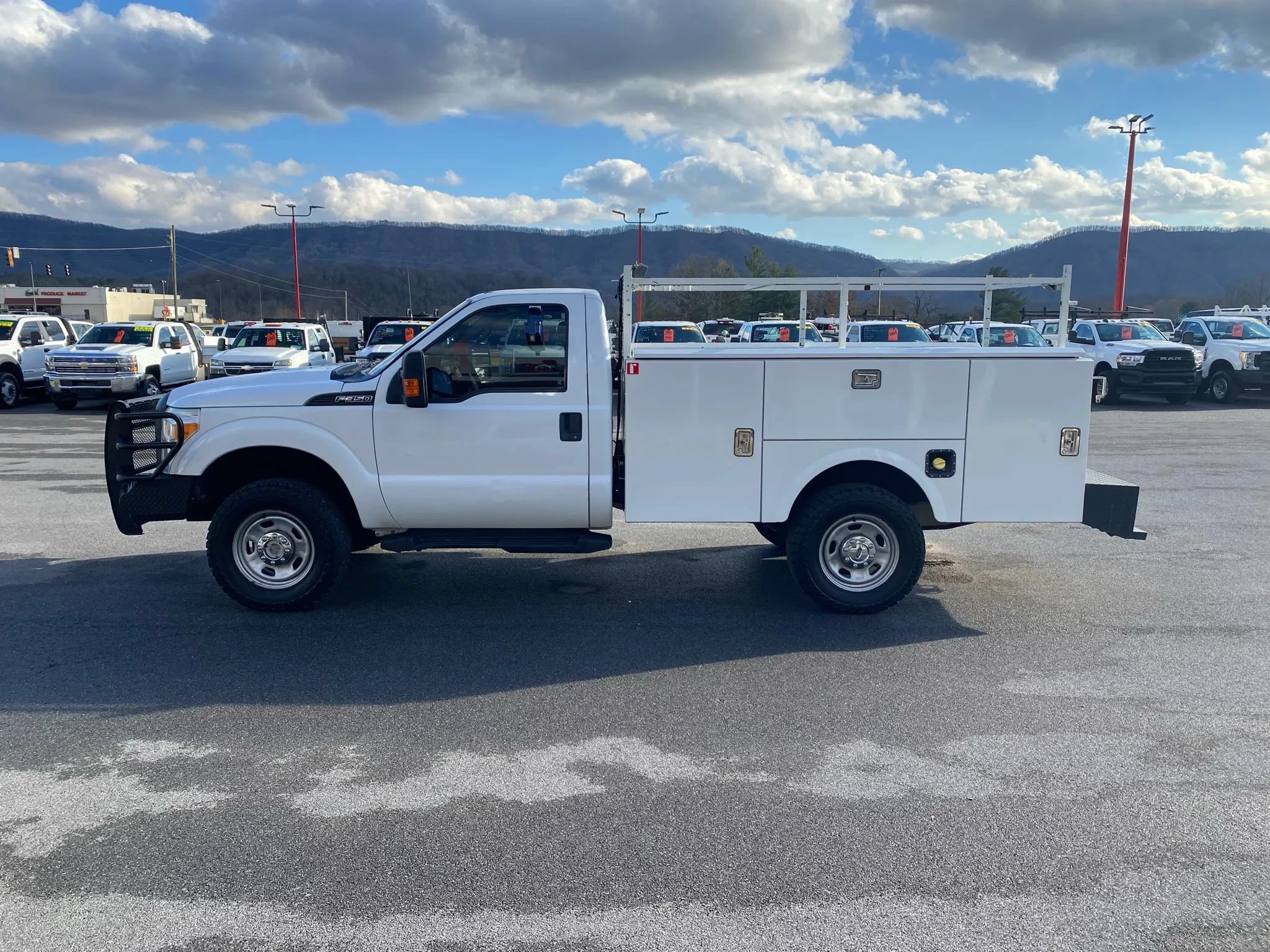 Used 2016 Ford F350 XL w/ Power Equipment Group AWD/4WD image 5
