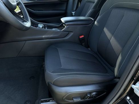 Used 2025 Jeep Grand Cherokee Laredo w/ Luxury Tech Group I RWD image 20