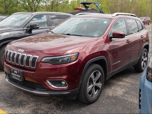 Used 2019 Jeep Cherokee Limited w/ Luxury Group AWD/4WD image 4