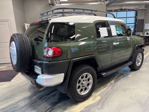 Used 2012 Toyota FJ Cruiser 4WD w/ Upgrade Pkg image 33