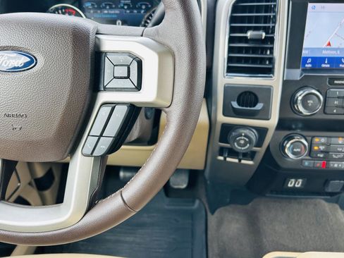 Used 2020 Ford F150 Lariat w/ Trailer Tow Package image 18