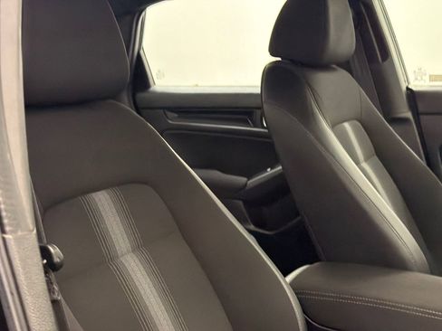 Used 2023 Honda Civic Sport image 9