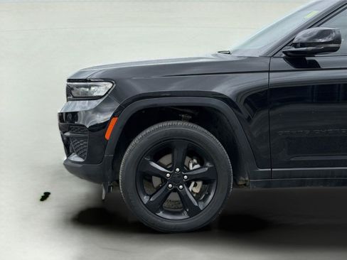 Used 2024 Jeep Grand Cherokee Altitude AWD/4WD image 6