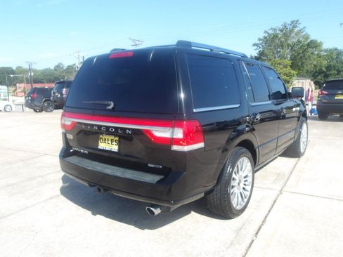 Used 2016 Lincoln Navigator Select RWD image 11