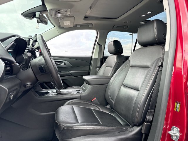Used 2018 Chevrolet Traverse Premier w/ Driver Confidence II Package FWD image 11