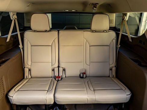 Used 2024 GMC Yukon XL Denali w/ Advanced Technology Package image 37