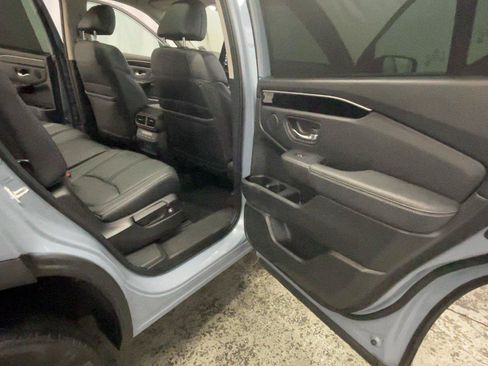 Certified 2023 Honda Pilot Touring image 20