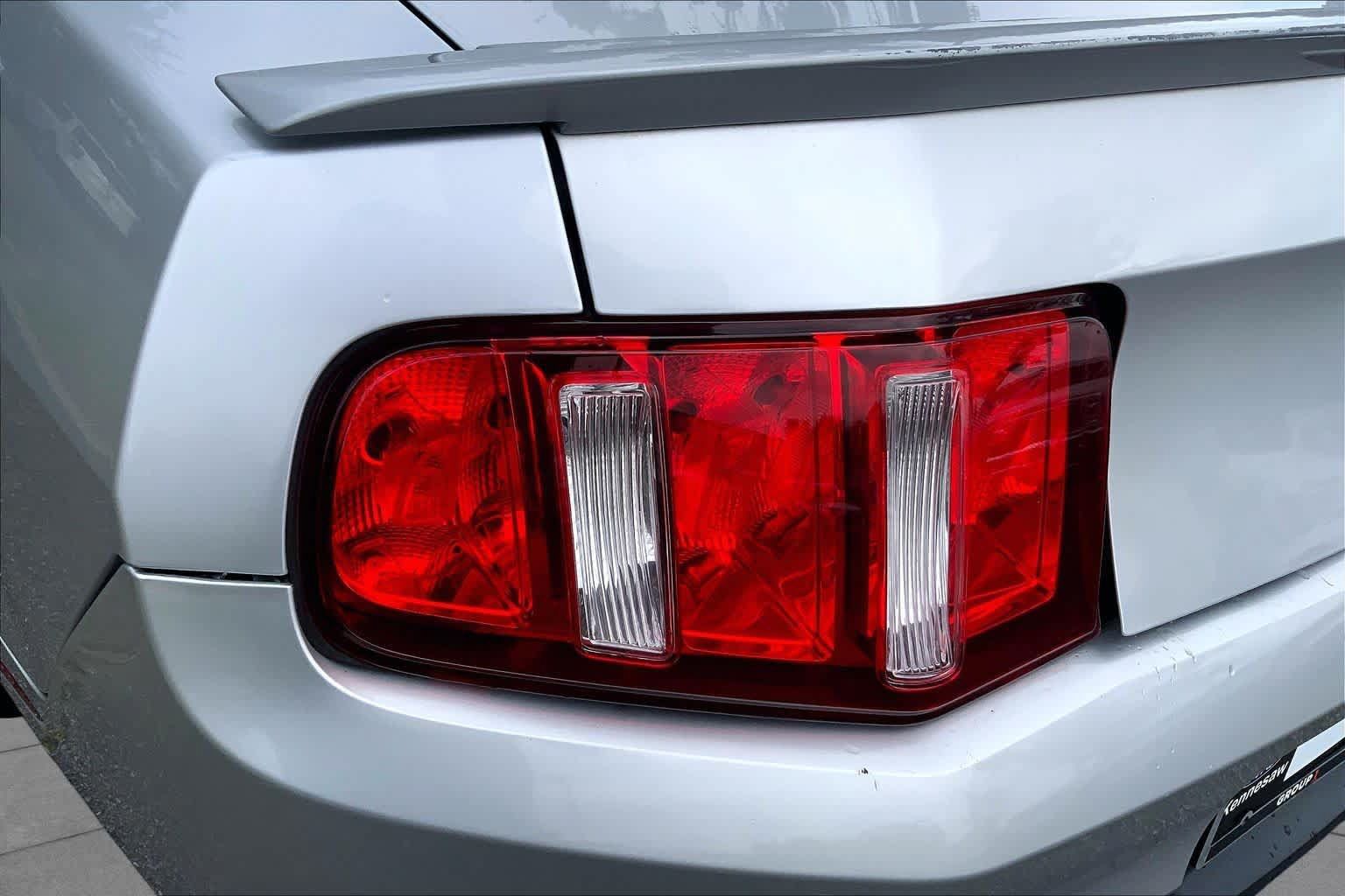 Used 2010 Ford Mustang Premium RWD image 23