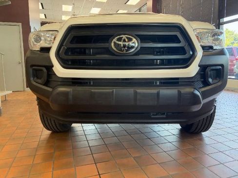 Used 2023 Toyota Tacoma SR image 3