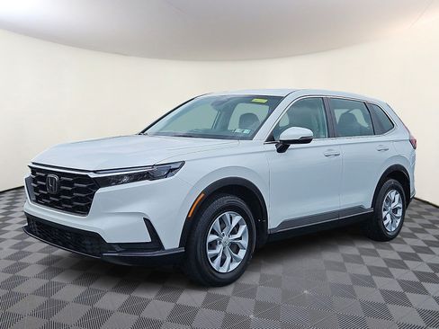 Used 2023 Honda CR-V LX image 3