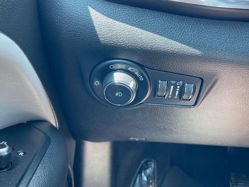 Used 2023 Jeep Compass Limited AWD/4WD image 18