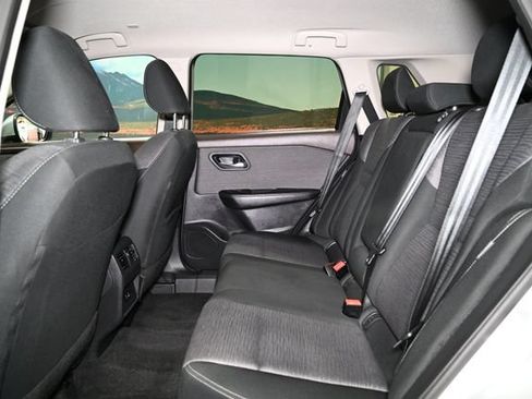 Used 2023 Nissan Rogue SV AWD/4WD image 44