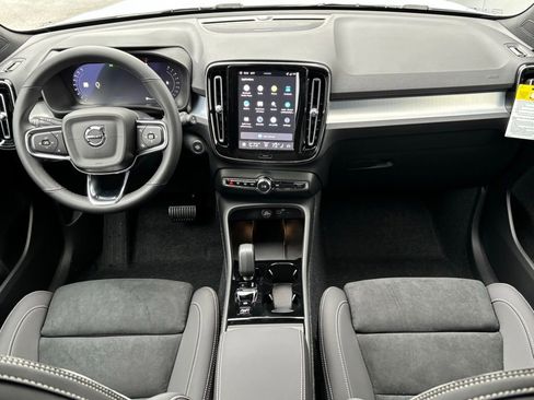 New 2026 Volvo XC40 B5 Ultra w/ Climate Package AWD/4WD image 10