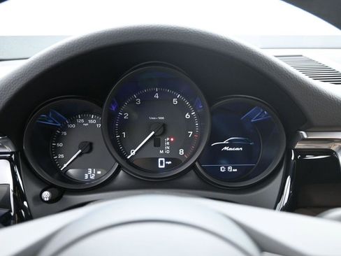 New 2026 Porsche Macan image 27