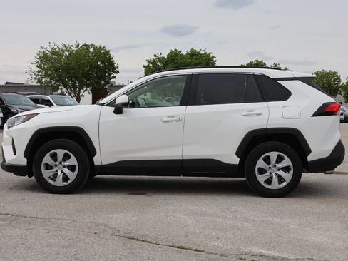Used 2019 Toyota RAV4 LE AWD/4WD image 8