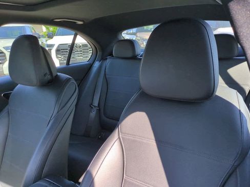 Used 2025 Mercedes-Benz C 300 Sedan image 8