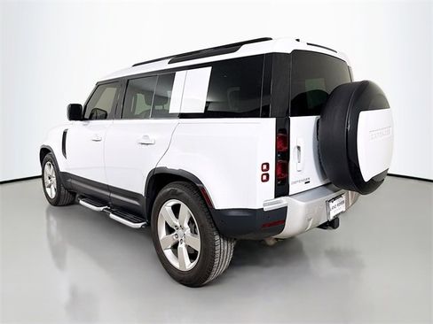 Used 2023 Land Rover Defender 110 SE image 7