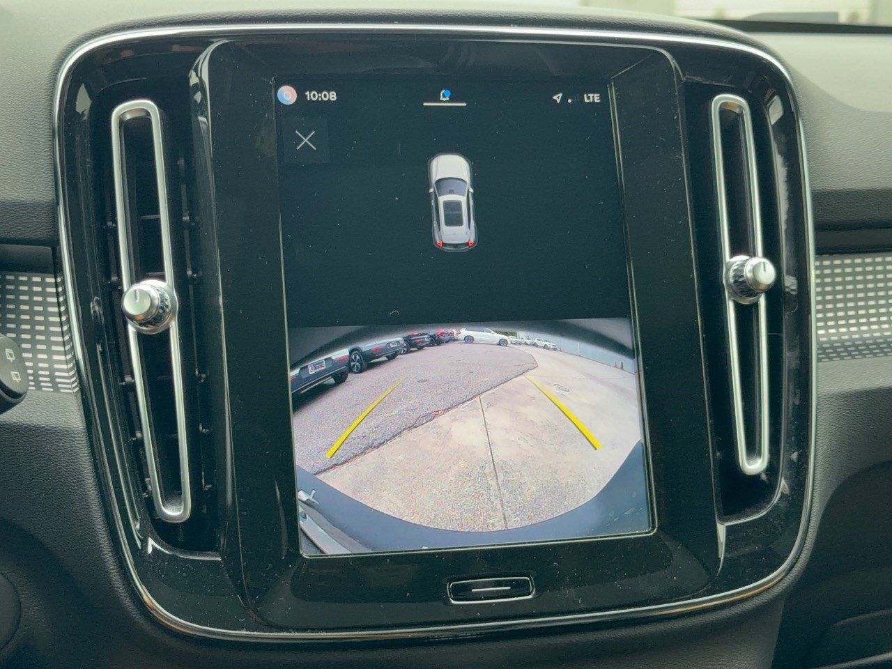 Used 2021 Volvo XC40 P8 Recharge w/ Climate Package AWD/4WD image 24