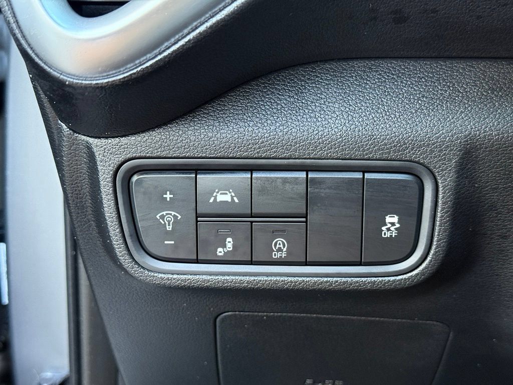 Used 2022 Kia Soul LX w/ Technology Package FWD image 10