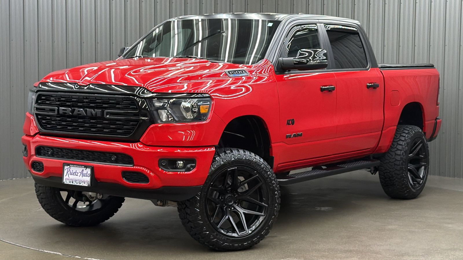Used 2024 RAM 1500 4x4 Crew Cab image 1