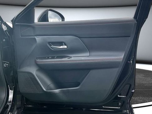 Certified 2025 Nissan Kicks SR AWD/4WD image 26