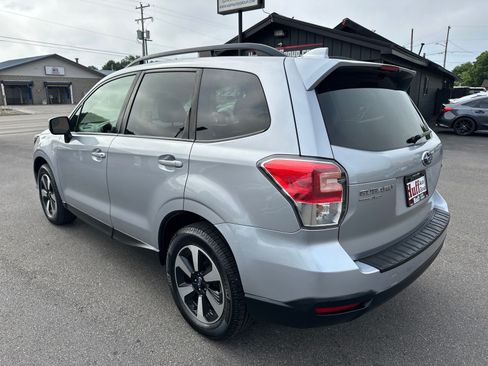 Used 2017 Subaru Forester 2.5i Premium AWD/4WD image 5