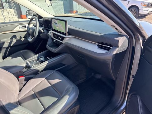 Used 2025 Ford Explorer Active w/ Active Comfort Package image 20