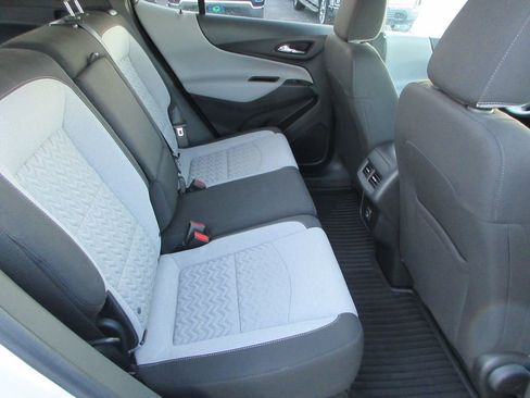 Used 2024 Chevrolet Equinox LS w/ LS Convenience Package image 17