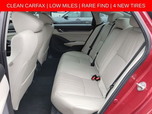 Used 2018 Honda Accord Touring image 16