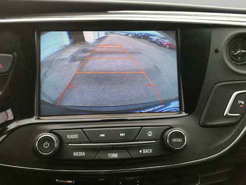Used 2017 Buick Envision Essence FWD image 18