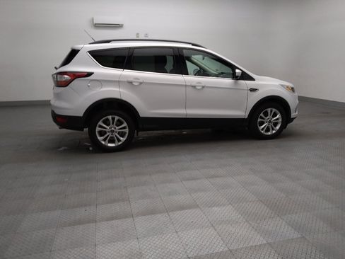 Used 2018 Ford Escape SE FWD image 10