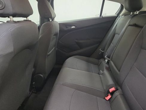 Used 2018 Chevrolet Cruze LT FWD image 12
